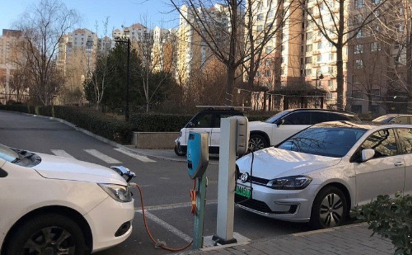 【日経ビジネス】中国でEVが急成長、激安車登場、日本にバスやトラックも輸出